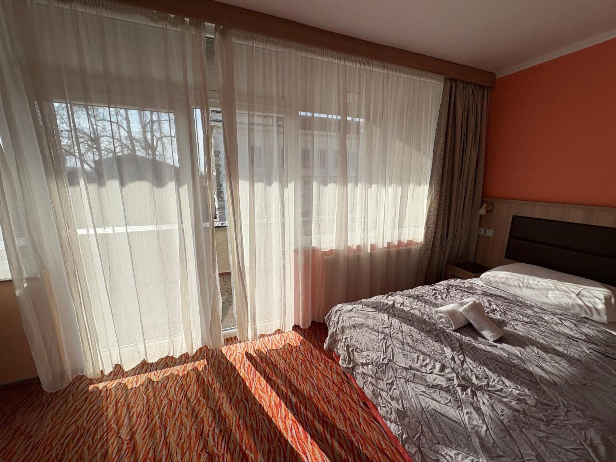 Opera 3* Jaromerice nad Rokytnou